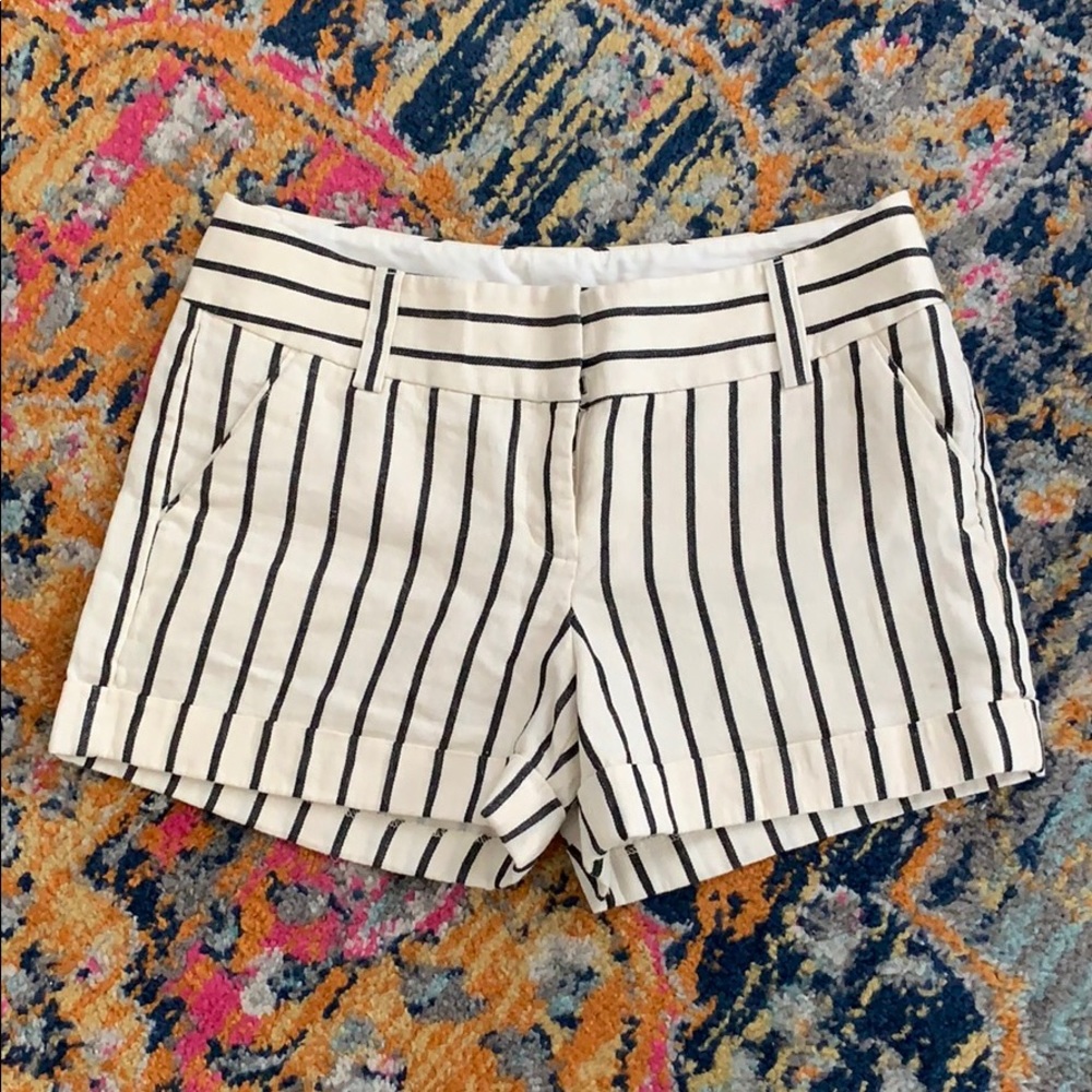 Express linen shorts brand new with out tags